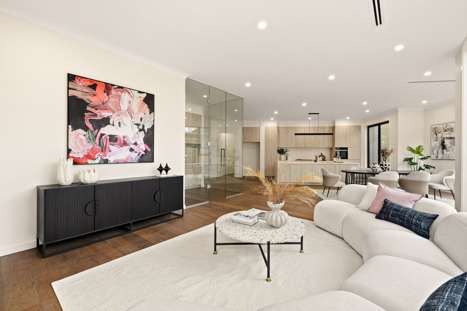 Photos: 75 Alice Street