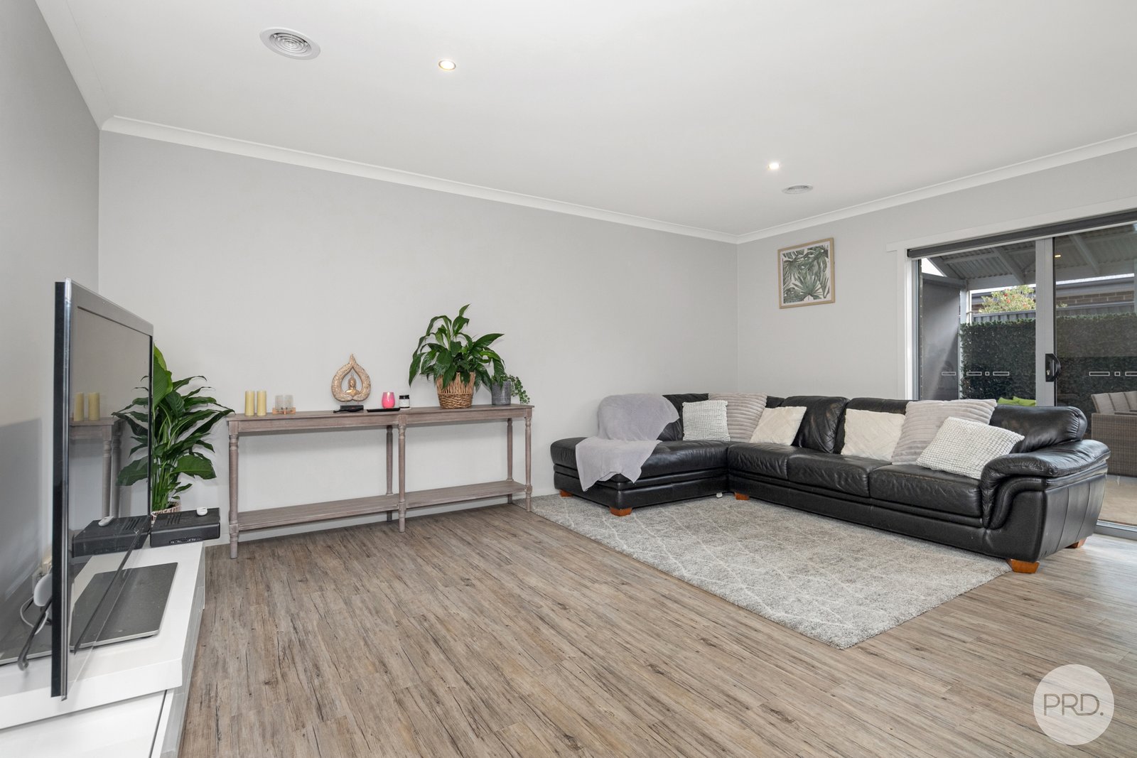 75 Ascot Gardens Drive DELACOMBE 5