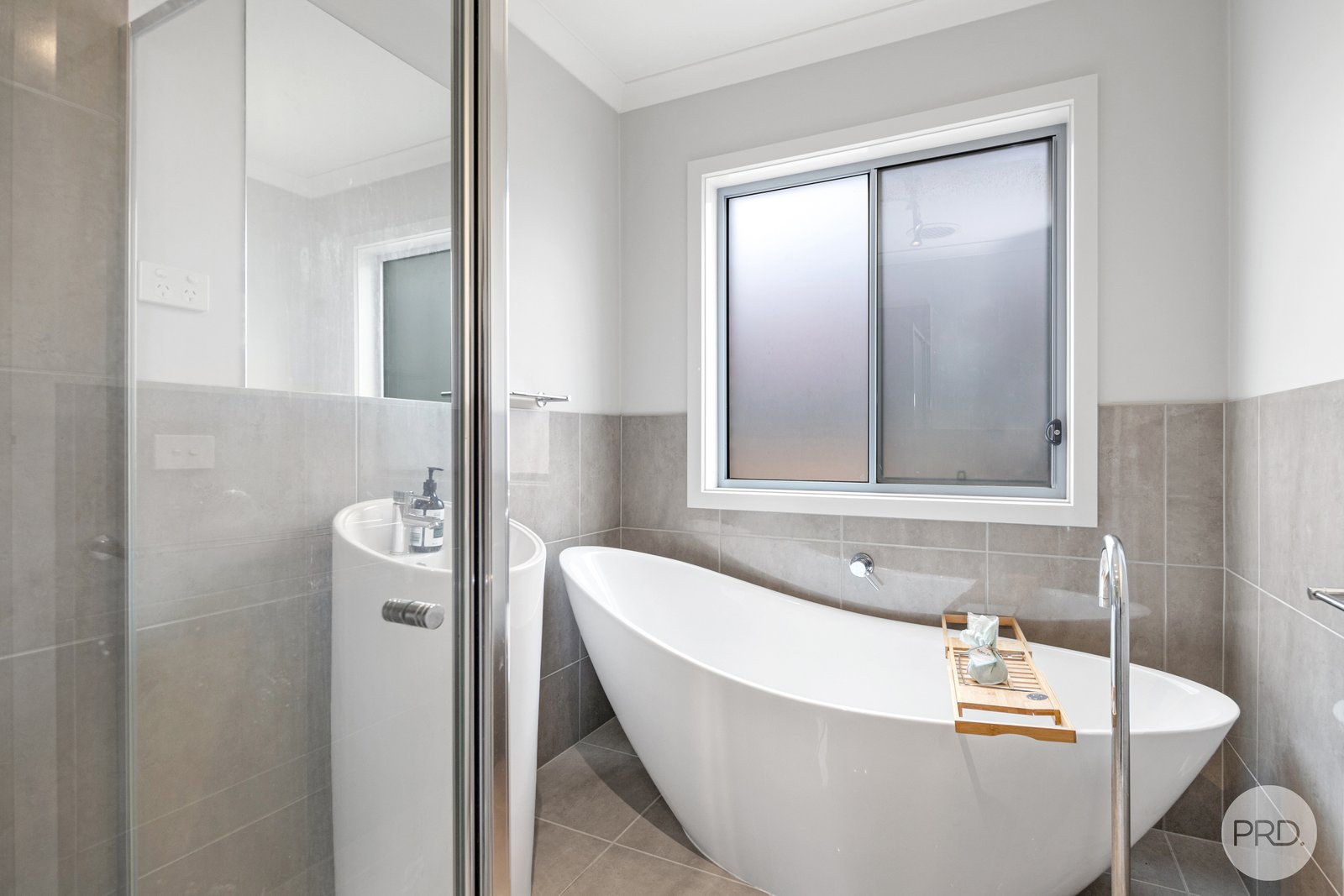 75 Ascot Gardens Drive DELACOMBE 11