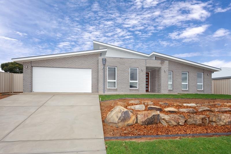 75 Barmedman Avenue GOBBAGOMBALIN 1