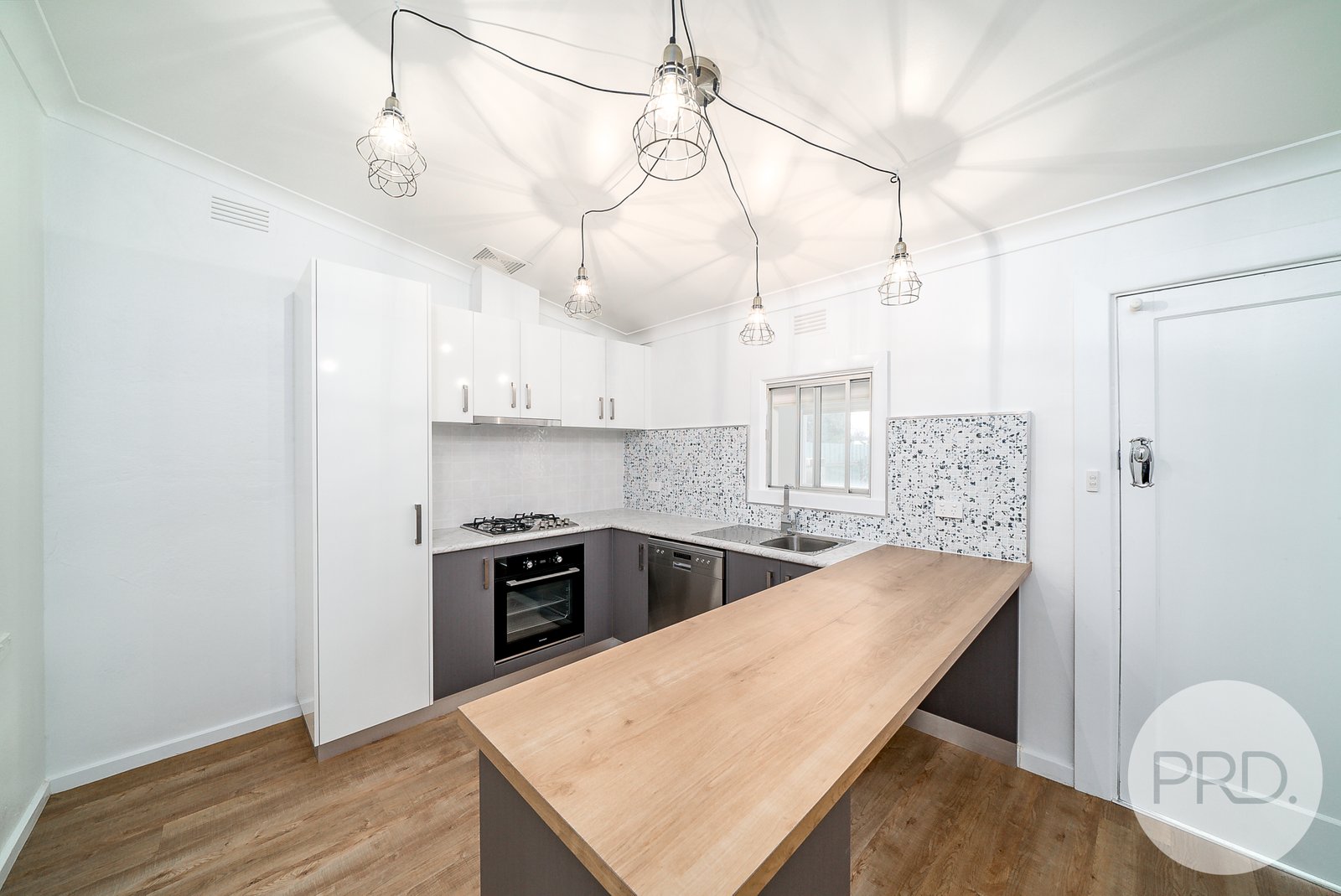 75 Beckwith Street WAGGA WAGGA 3