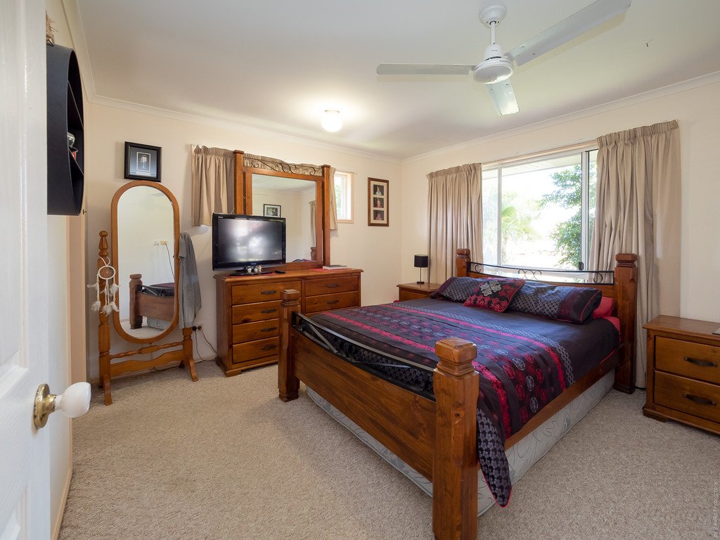 75 Bowerbird Avenue ELI WATERS 16