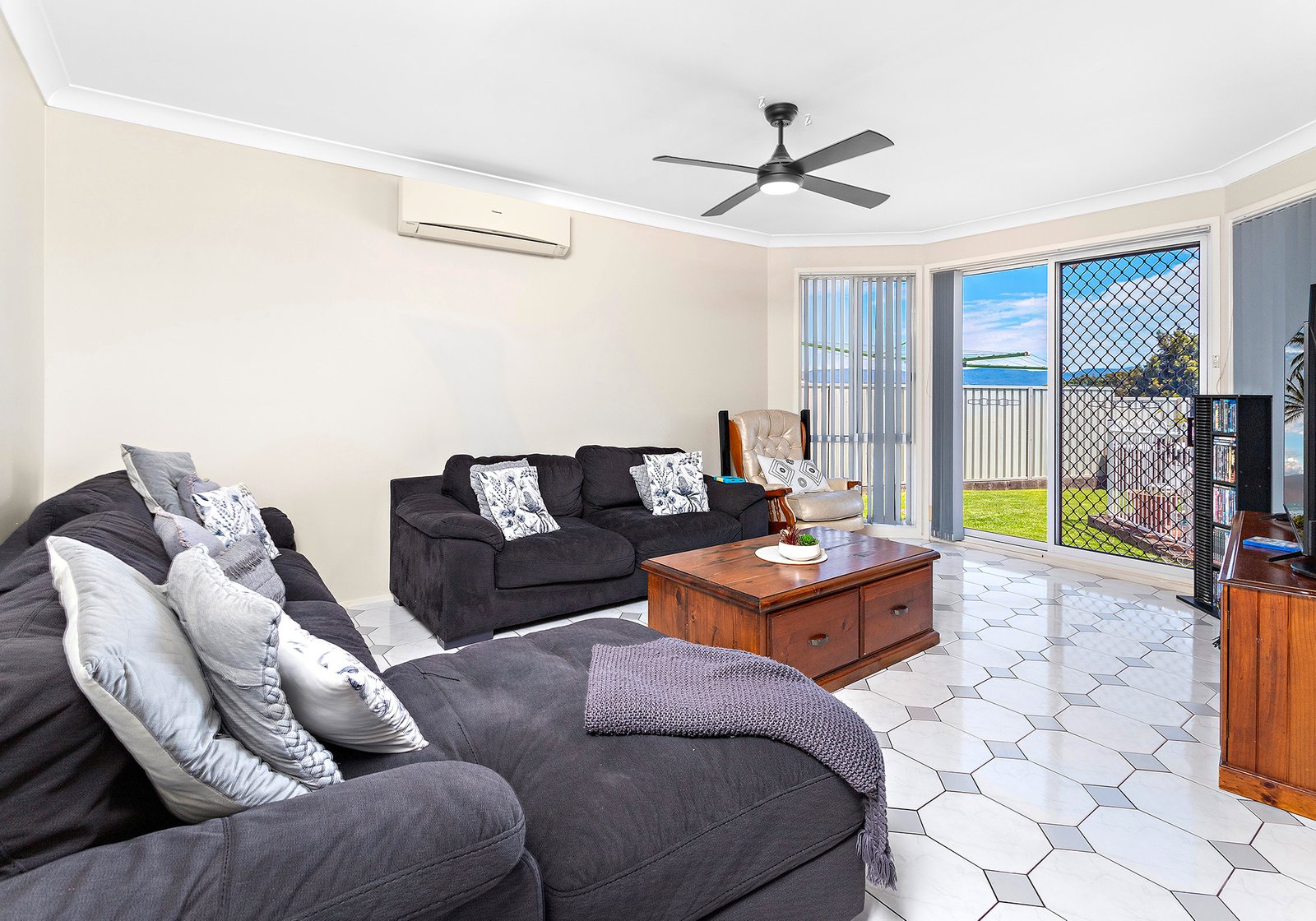 75 Chillawong Circuit BLACKBUTT 3