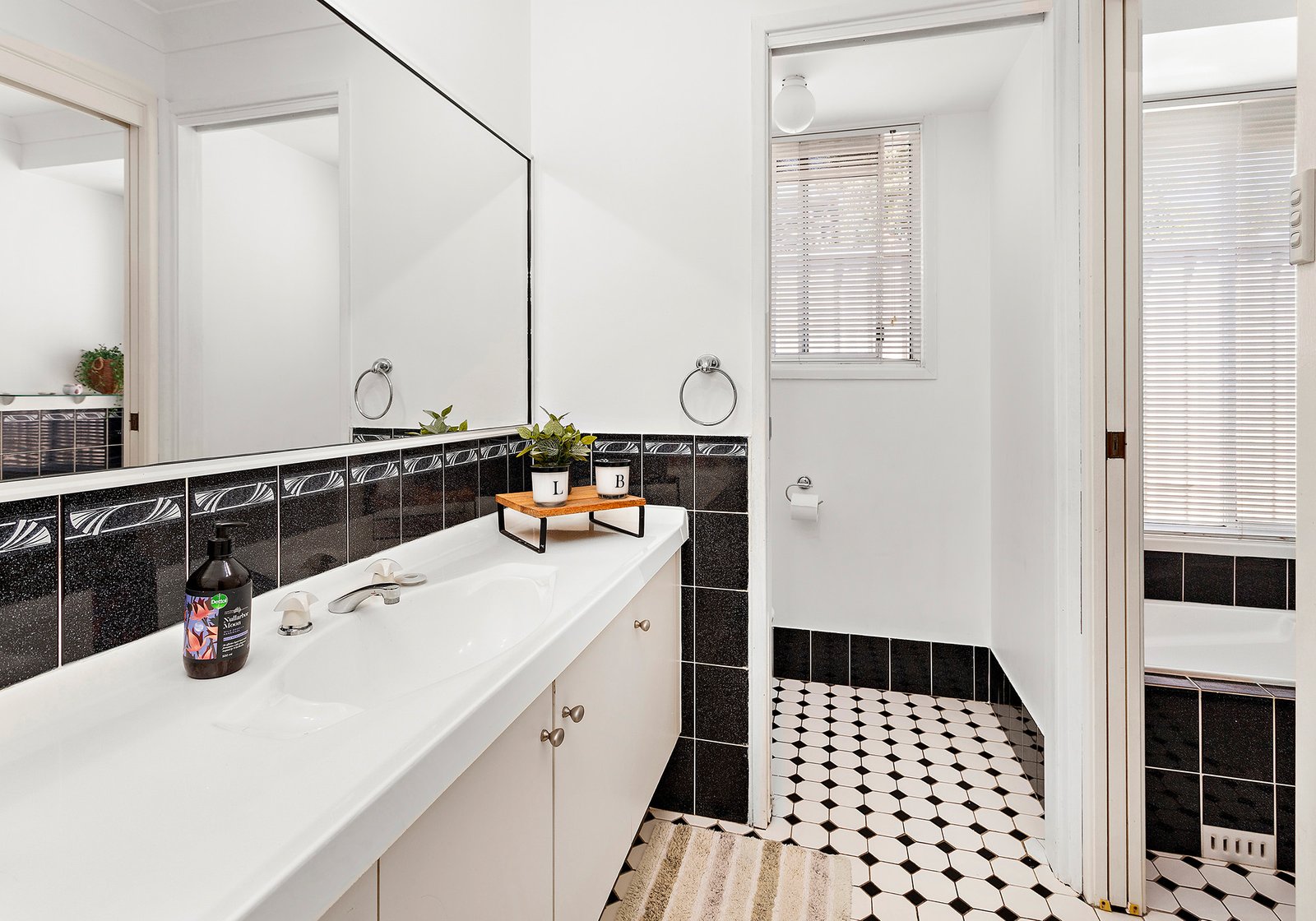 75 Chillawong Circuit BLACKBUTT 9