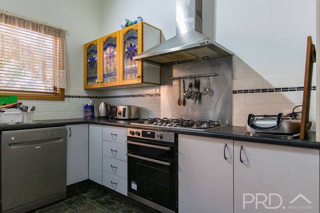 75 Dalhunty Street TUMUT 5