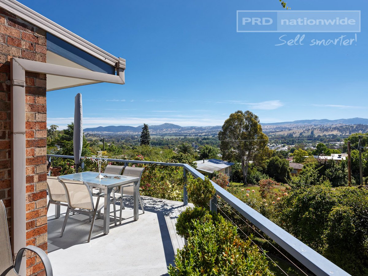 75 Dalhunty Street TUMUT 10