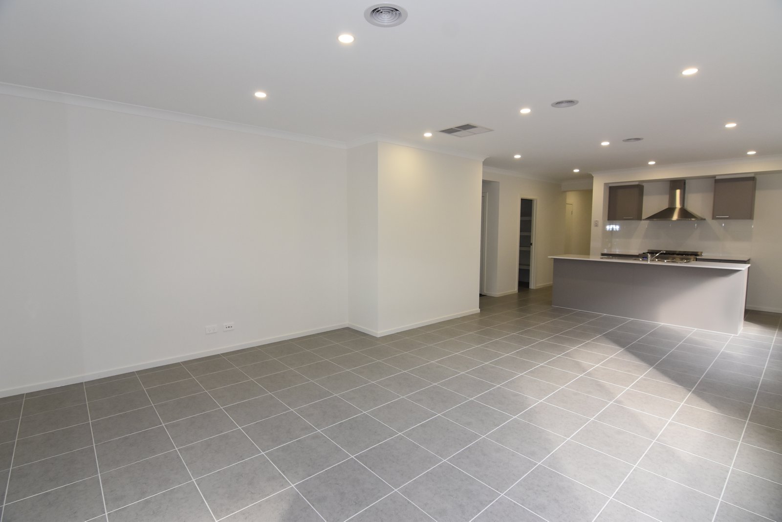 Gallery: 75 Edenhope Circuit