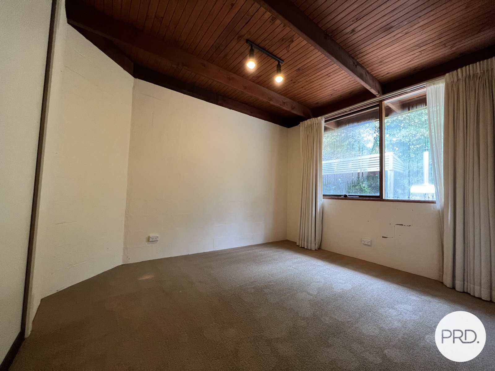75 Ellendon Street BUNGENDORE 12
