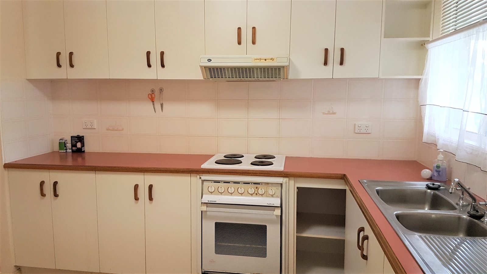 75 Exeter Street TORQUAY 6