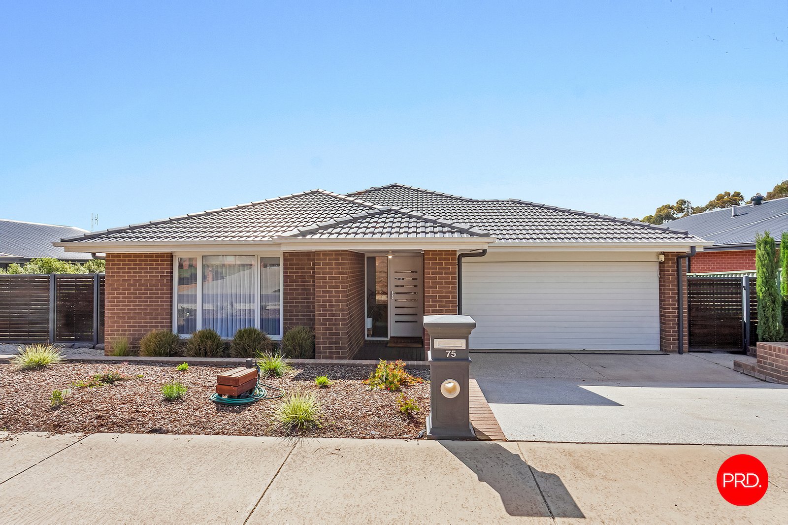 75 Lanark Drive JUNORTOUN 2