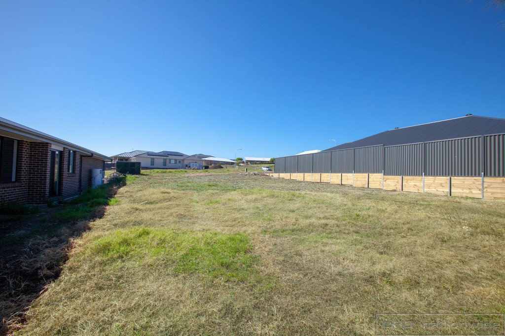 75 Laurie Drive RAWORTH 2