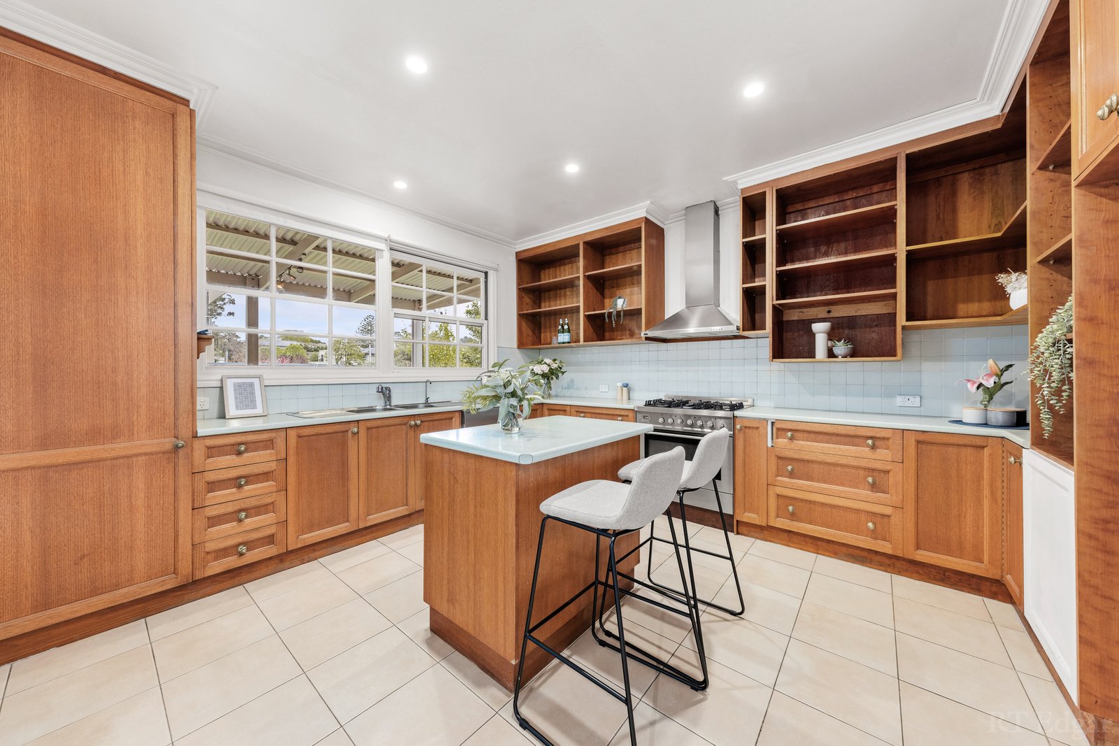 Real Estate and Property in 75 Morton Road, Burwood, VIC