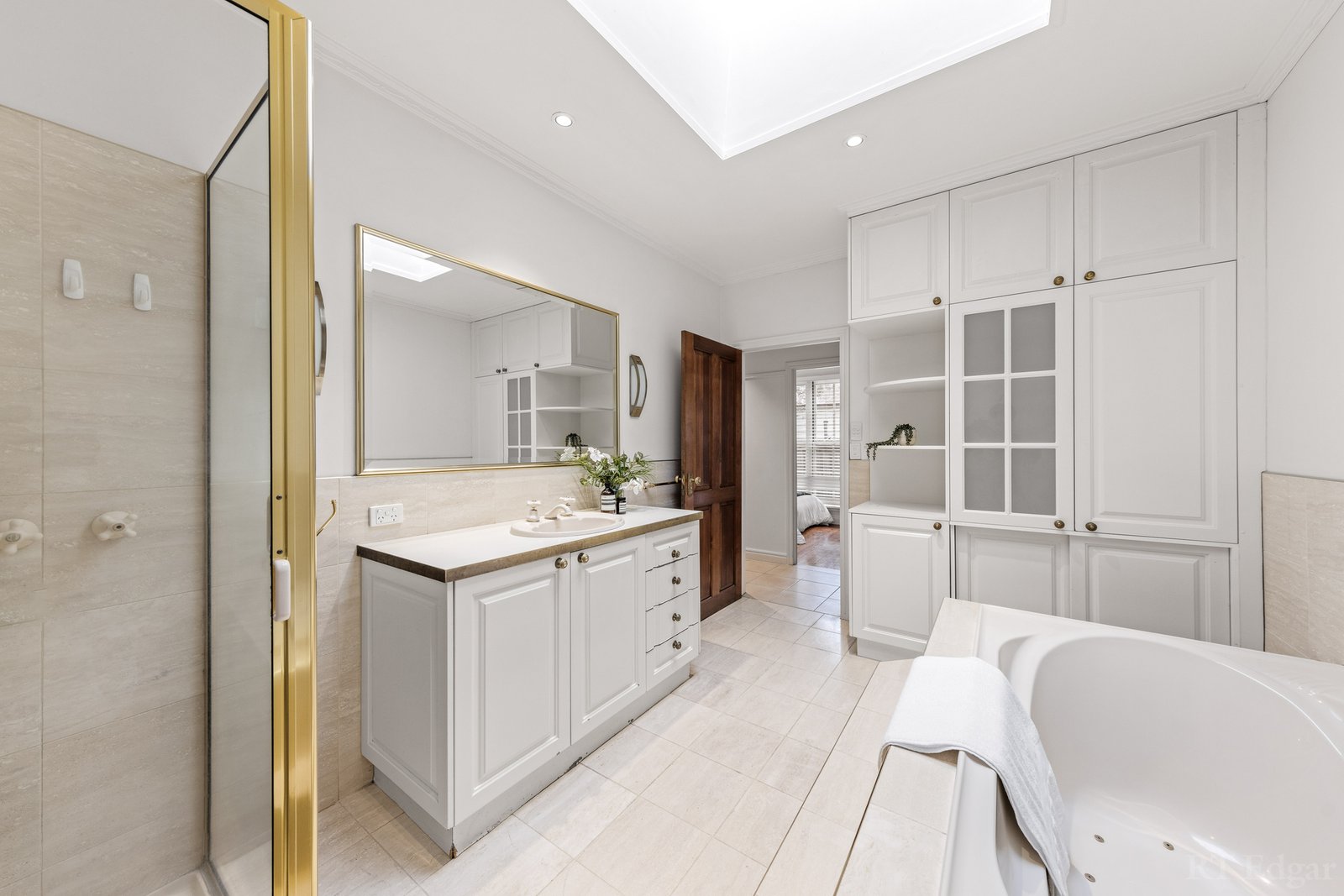 Real Estate and Property in 75 Morton Road, Burwood, VIC