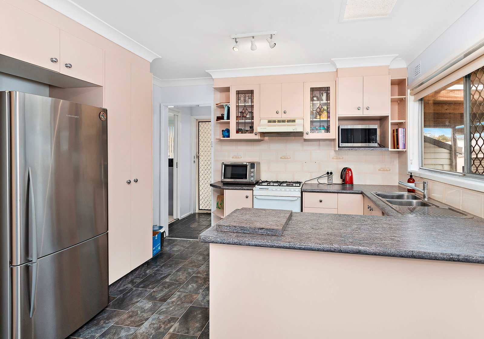 75 Robert Street DAPTO 6