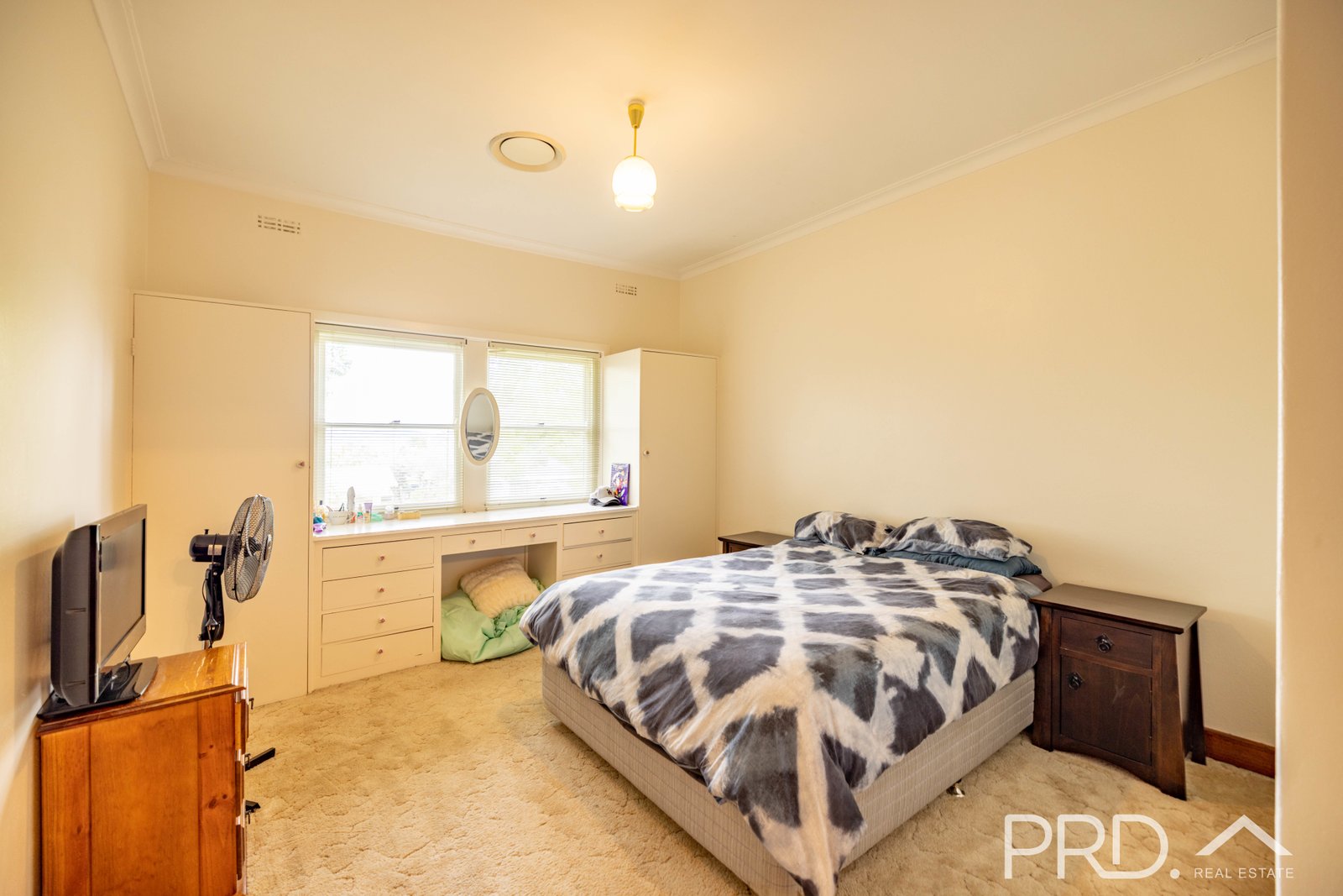 75 Simpson Street TUMUT 8