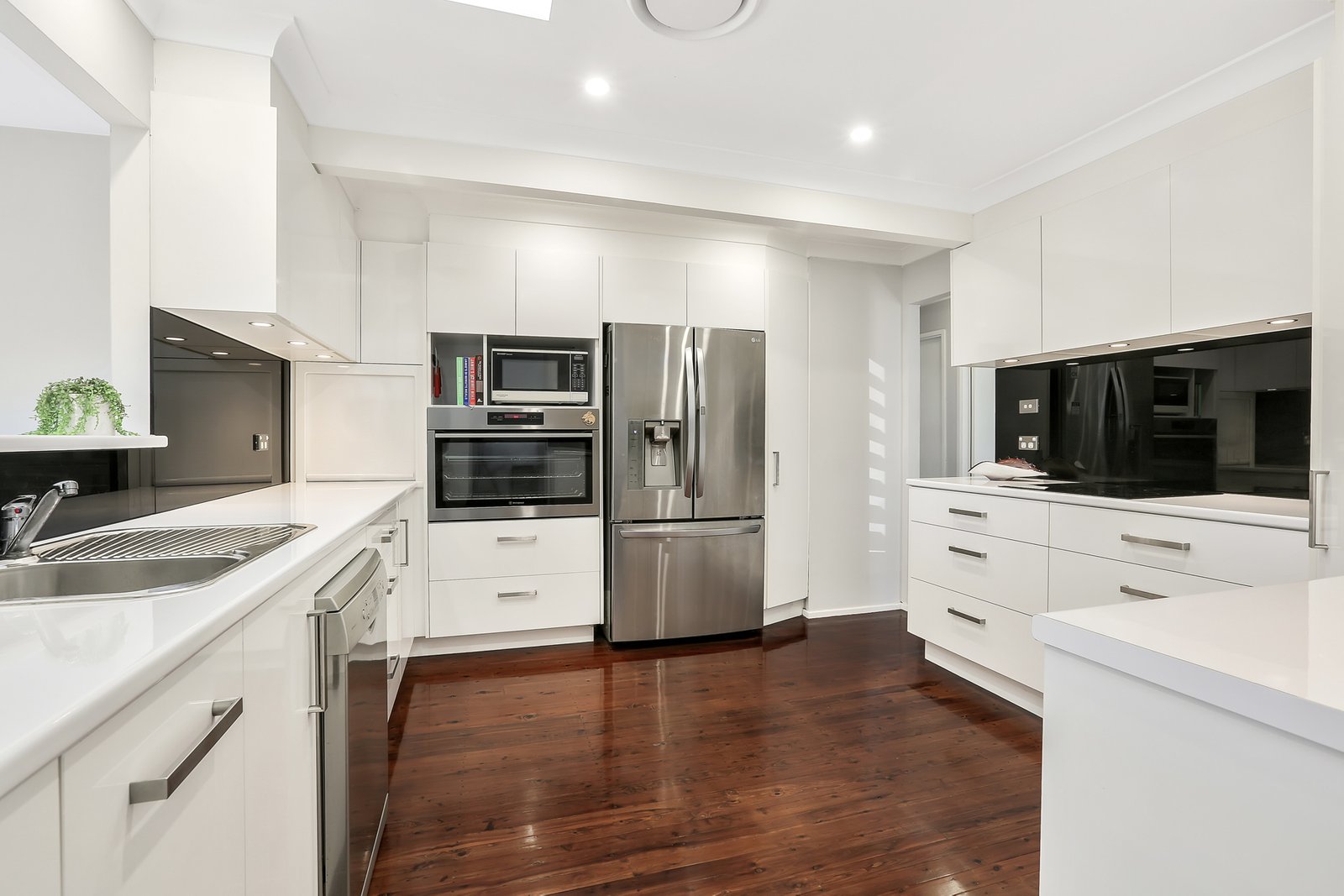 75 Tongarra Rd  ALBION PARK RAIL 2