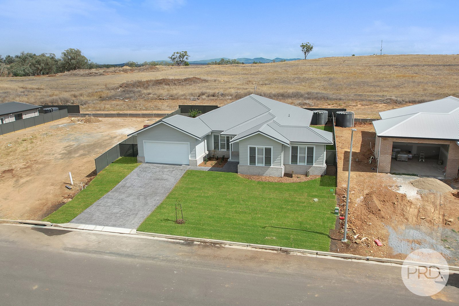 75 Verdelho Drive TAMWORTH 2