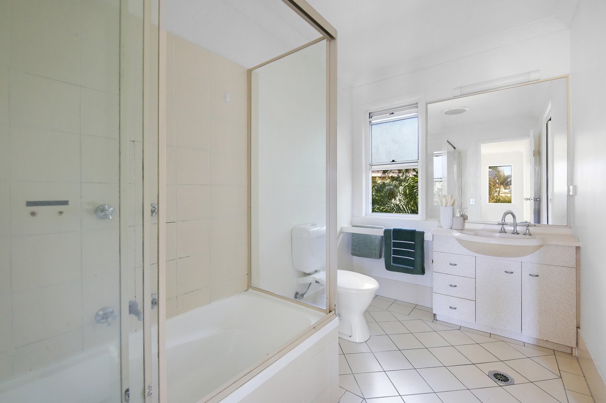 75/215 Cottesloe Drive Mermaid Waters 12