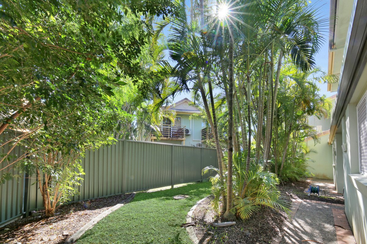 75/215 Cottesloe Drive Mermaid Waters 15