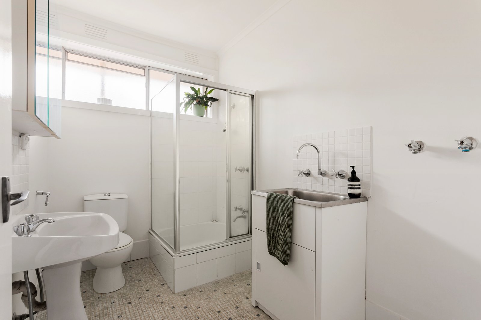 Real Estate and Property in 7/53 Coorigil Road, Carnegie, VIC