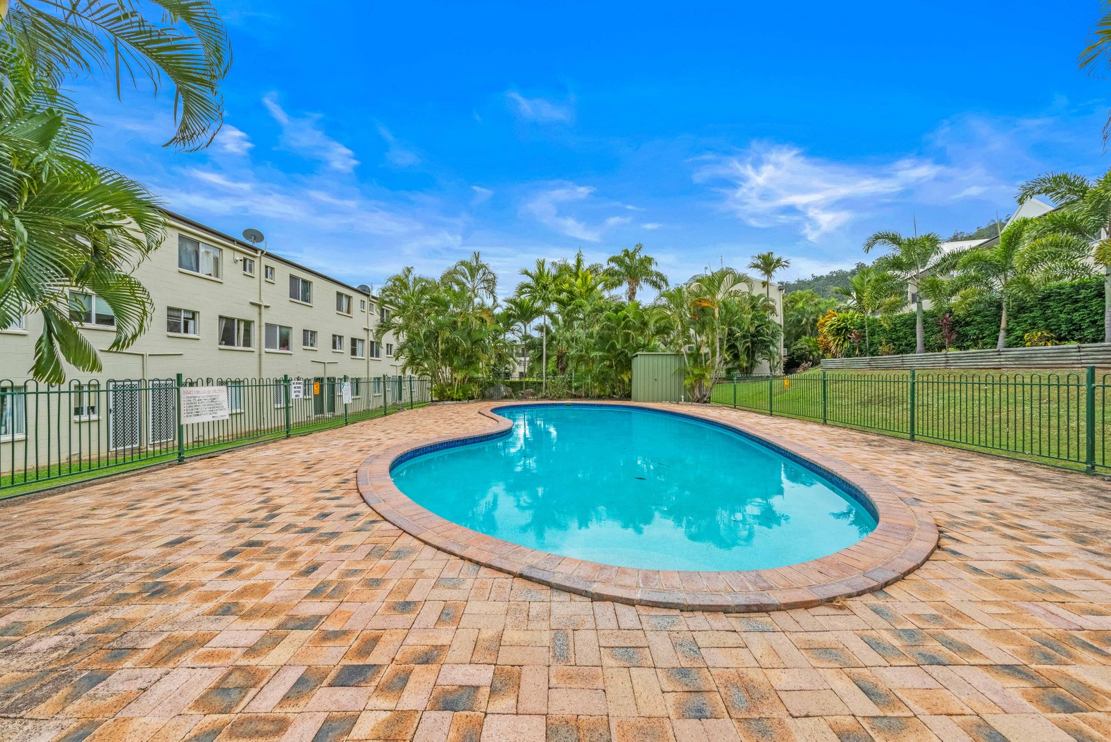 75/3 Eshelby Drive CANNONVALE 1