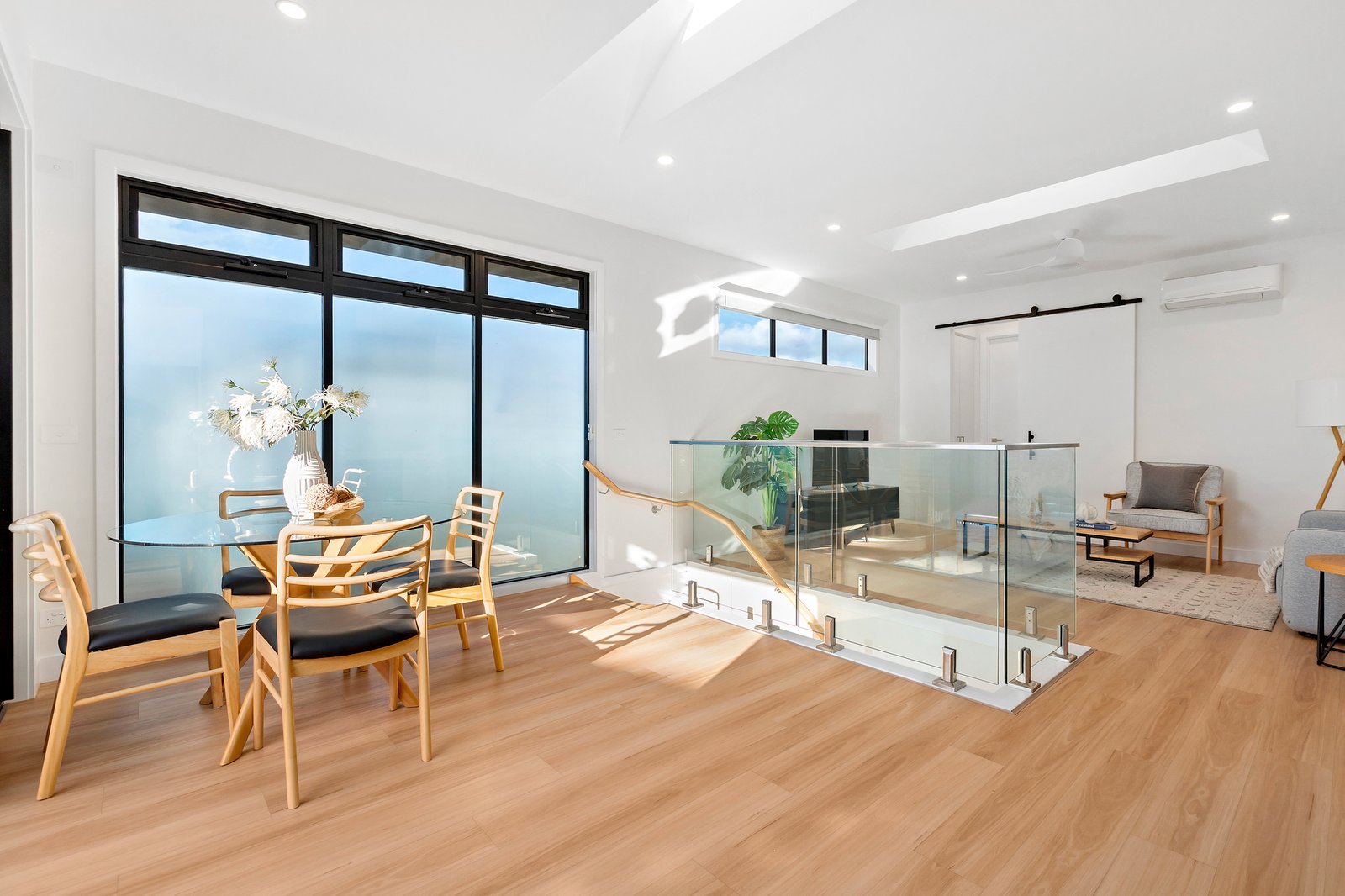 Gallery: 7/531 Station Street