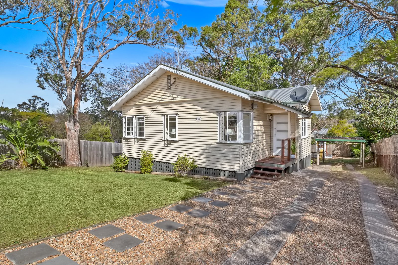 757 Cavendish Road, Holland Park QLD 4121