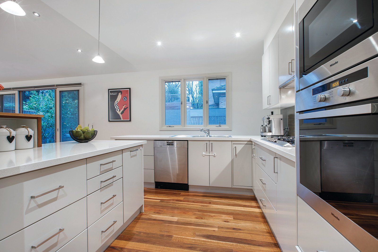 75a Rostrevor Parade, Mont Albert North, VIC