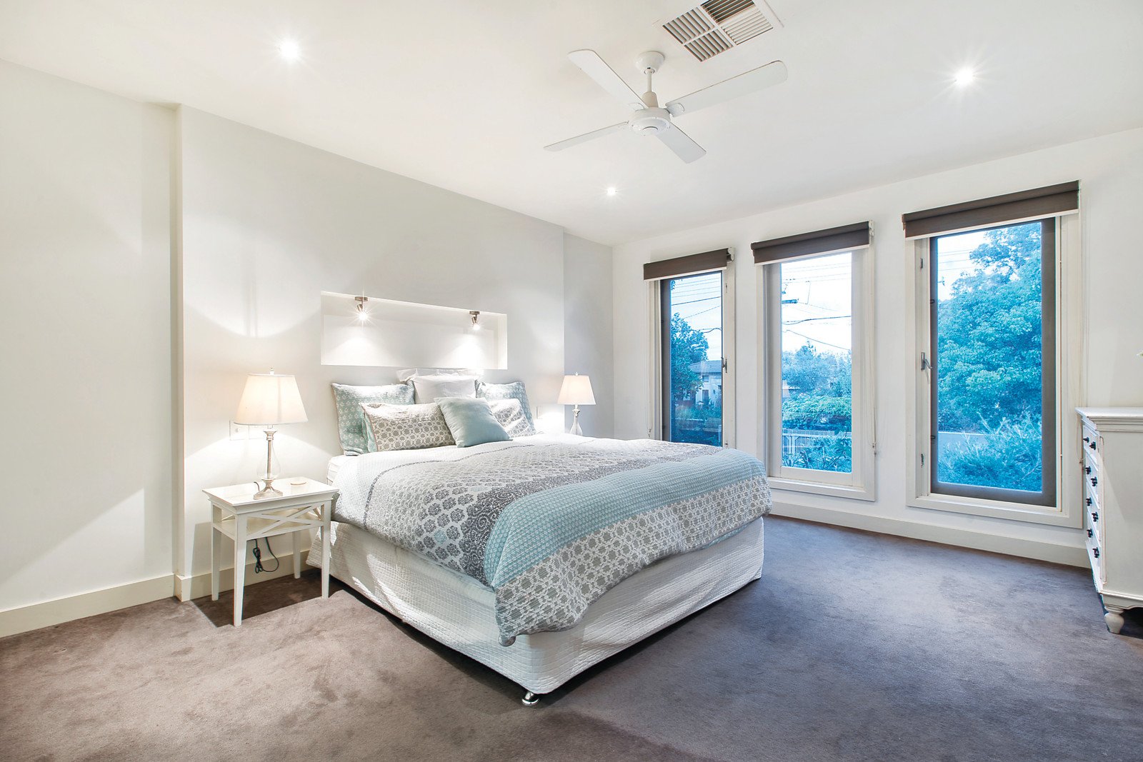 75a Rostrevor Parade, Mont Albert North, VIC