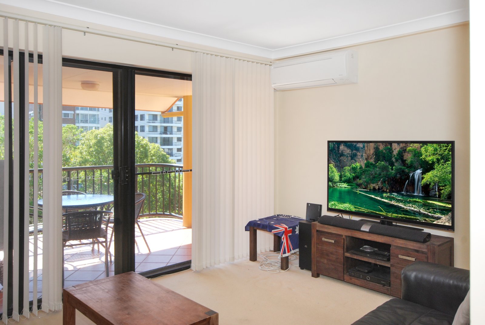 7/6-8 Rutledge Street COOLANGATTA 4
