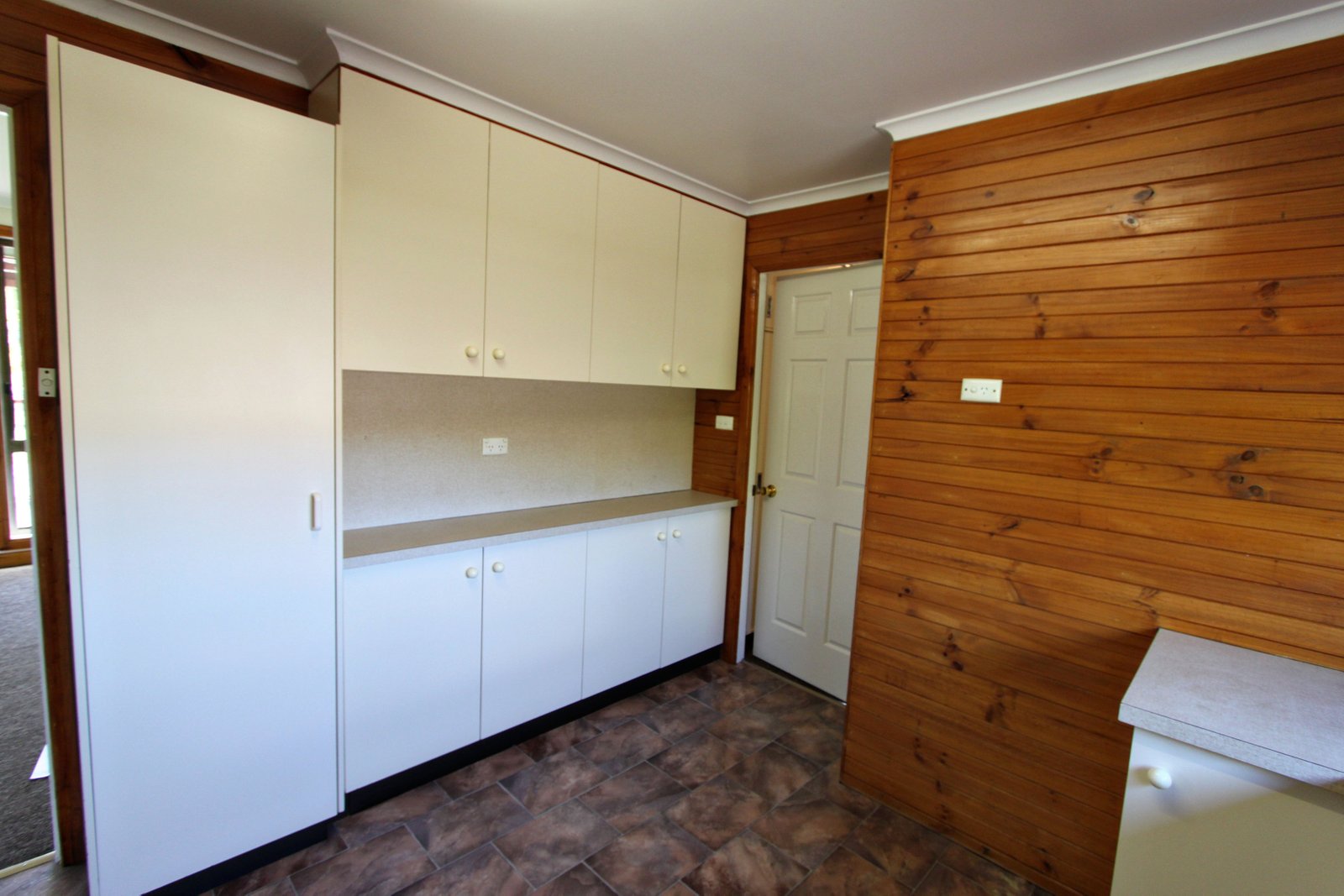 76 Albury Street TUMBARUMBA 2