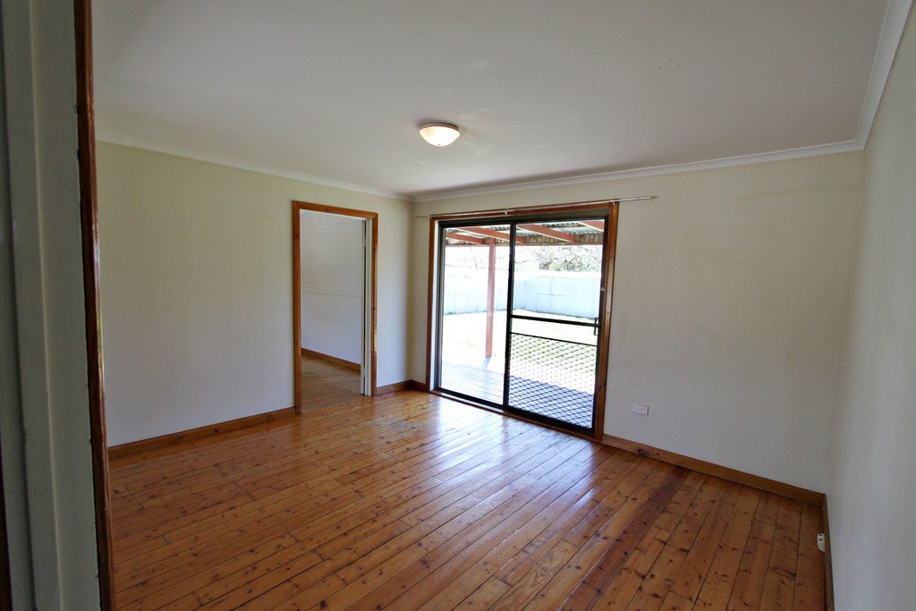76 Albury Street TUMBARUMBA 8