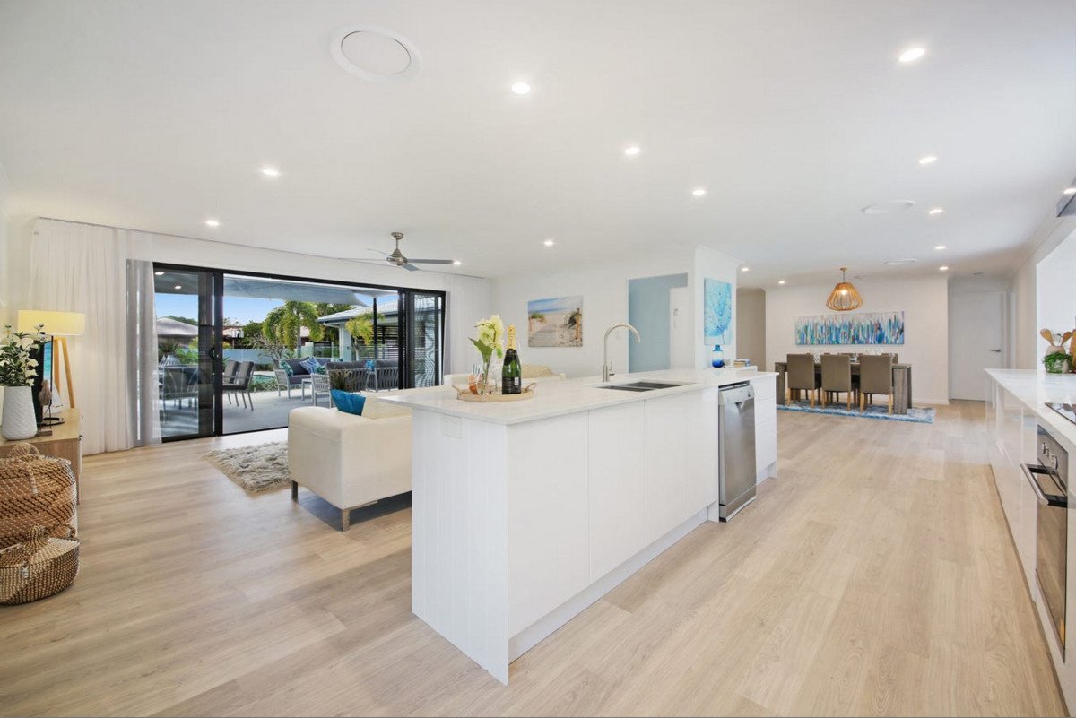 76 Barrier Reef Drive Mermaid Waters 2