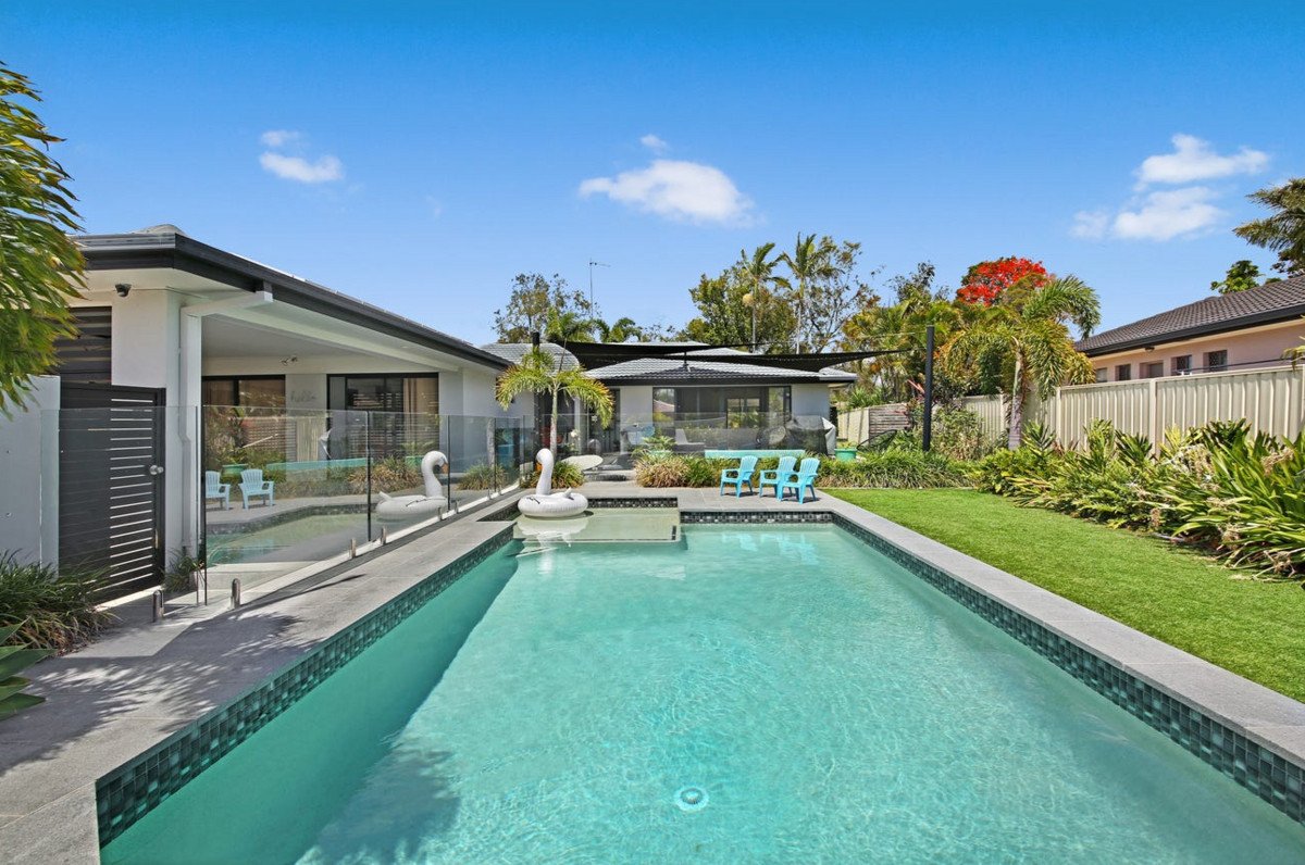 76 Barrier Reef Drive Mermaid Waters 10