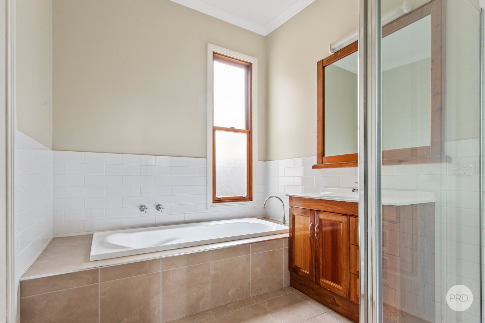 76 Condon Street KENNINGTON 10