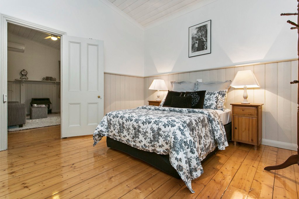 76 Condon Street KENNINGTON 7