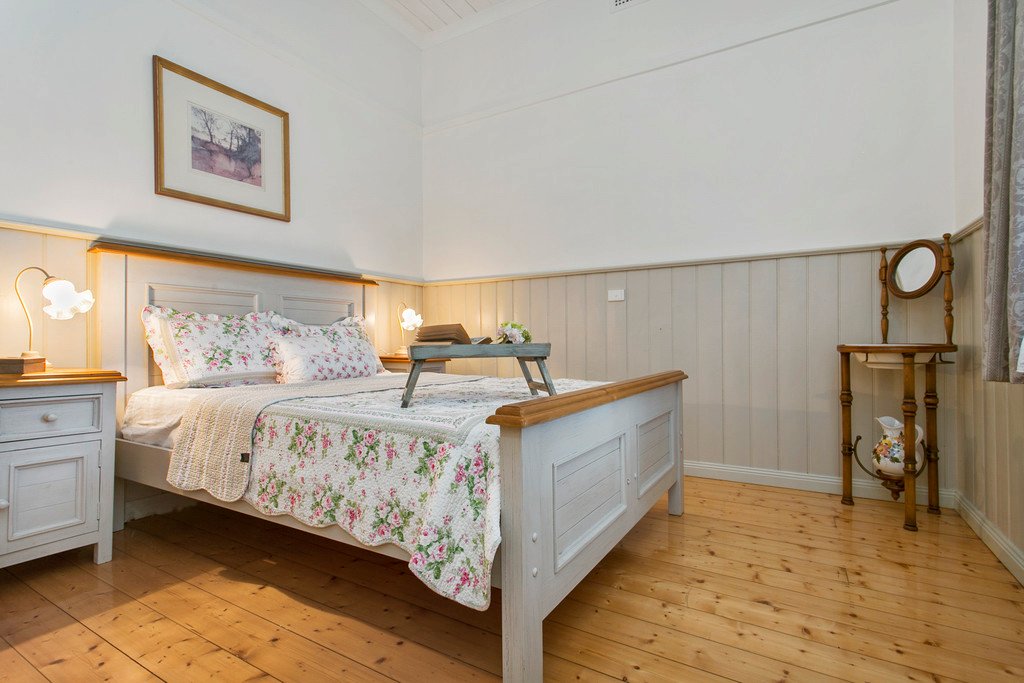 76 Condon Street KENNINGTON 8