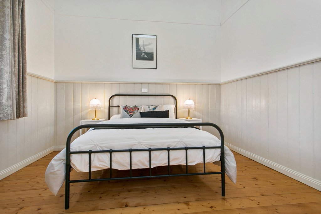 76 Condon Street KENNINGTON 9