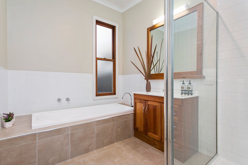 76 Condon Street KENNINGTON 10