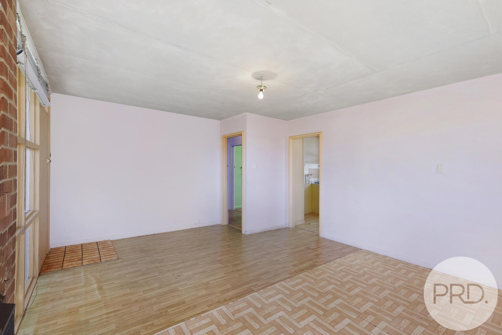 76 Corranga Drive CHIGWELL 9