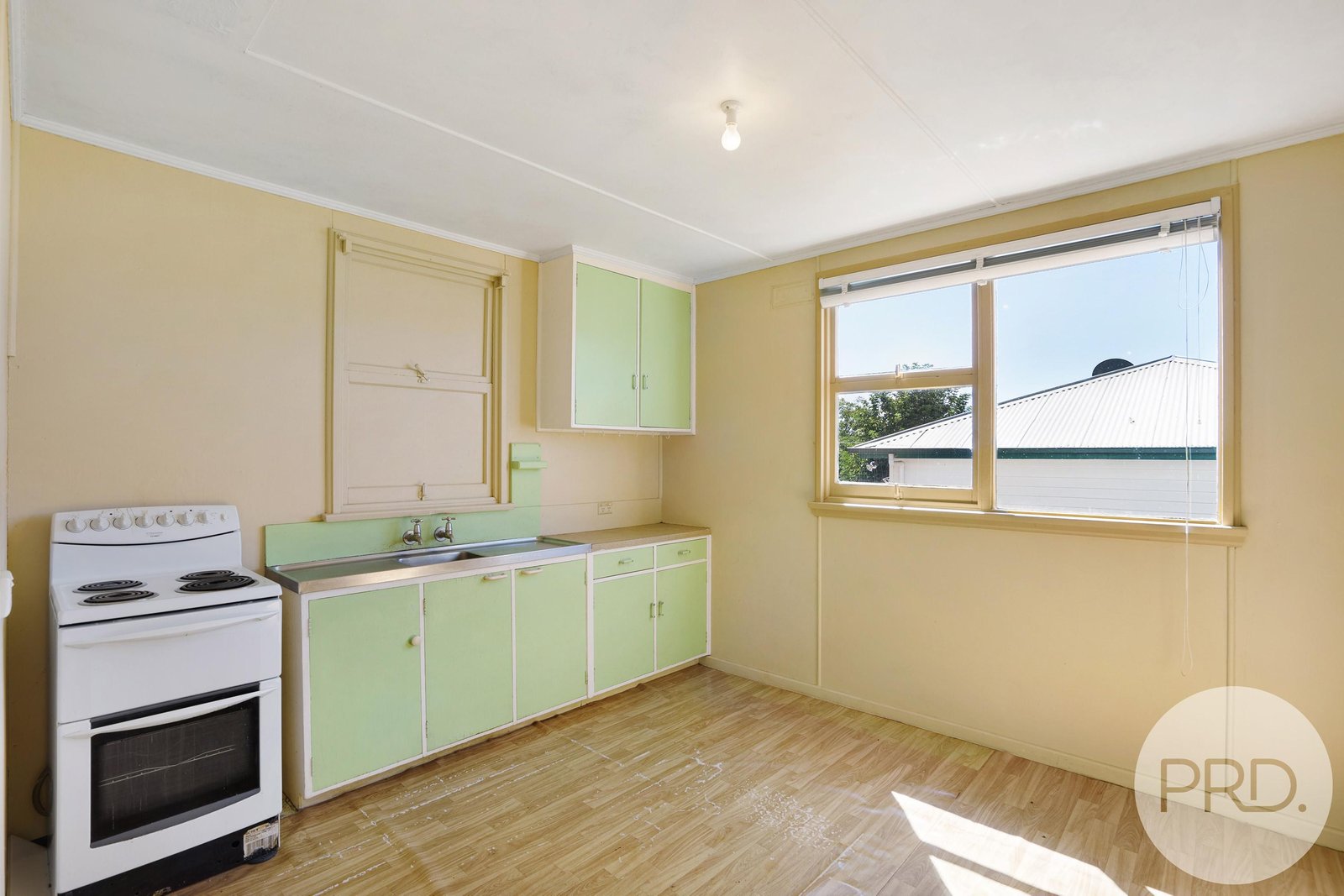 76 Corranga Drive CHIGWELL 10
