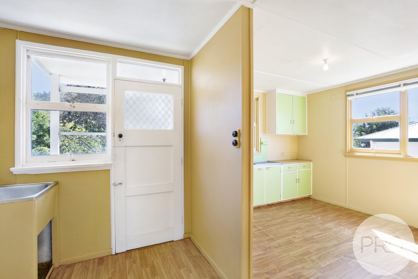 76 Corranga Drive CHIGWELL 12