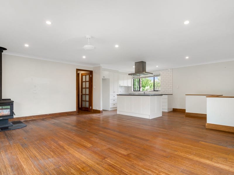 76 Davies Avenue SPRINGWOOD 3