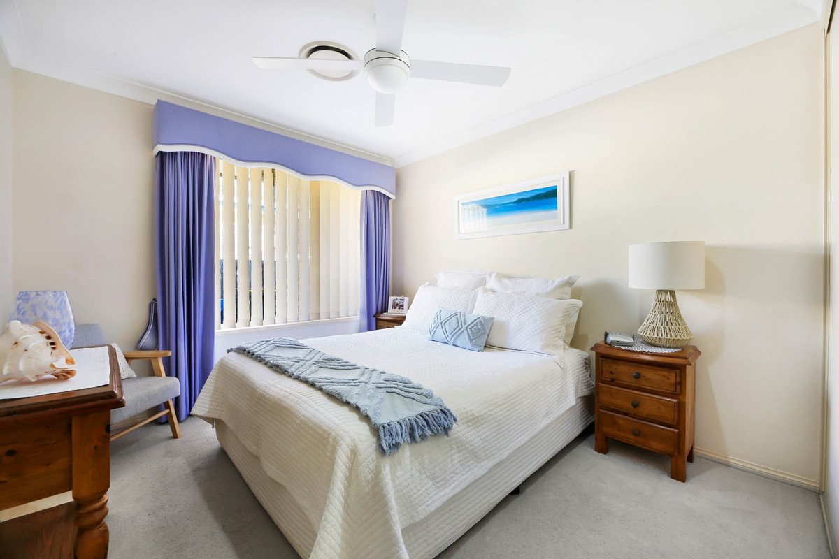 76 Dipper Drive BURLEIGH WATERS 28