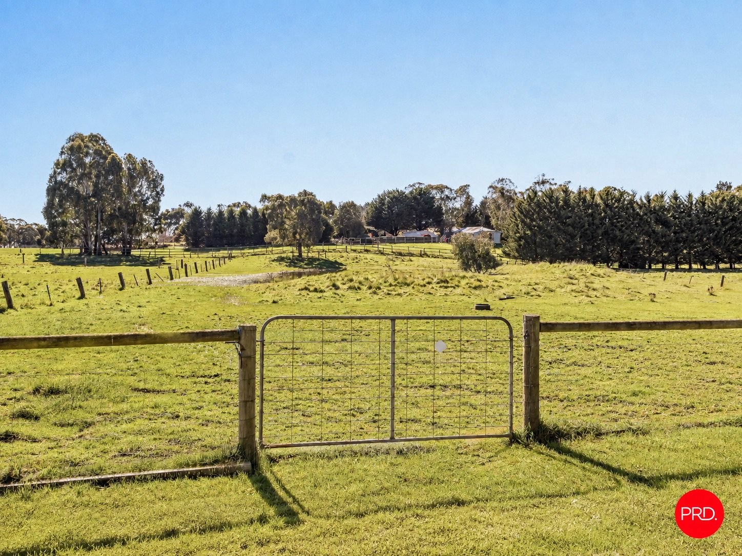 76 Fairbairn Place KYNETON 23