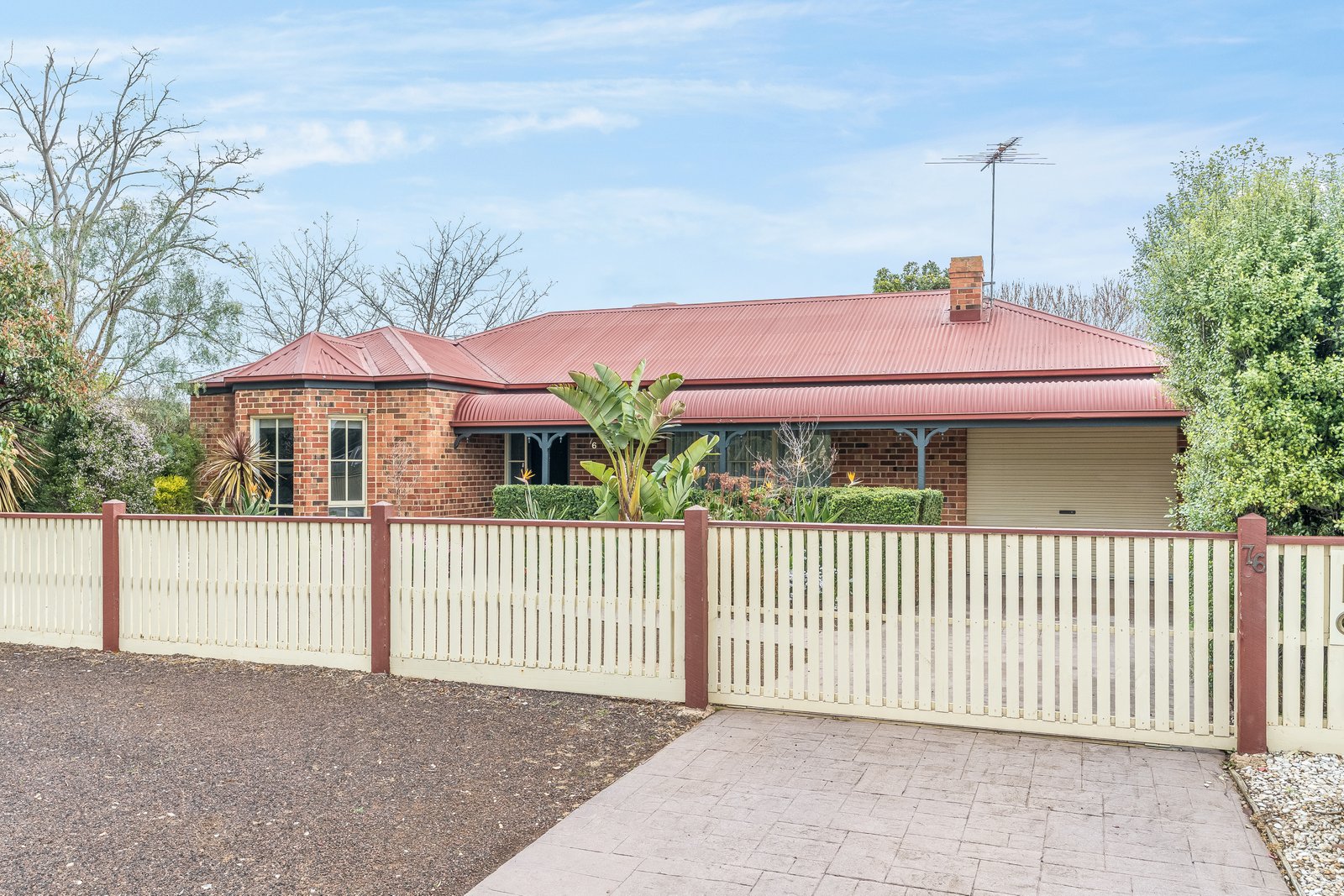 Gallery: 76 Forest Road South