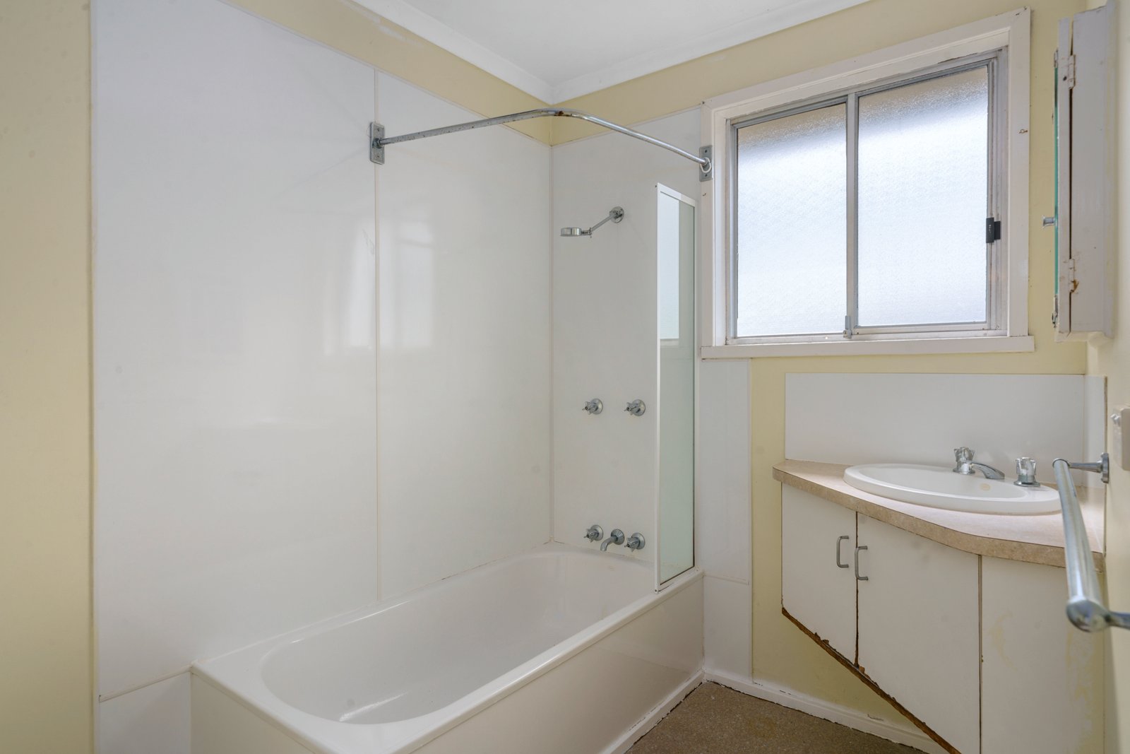 76 Gunn Street BRIDGEWATER 4