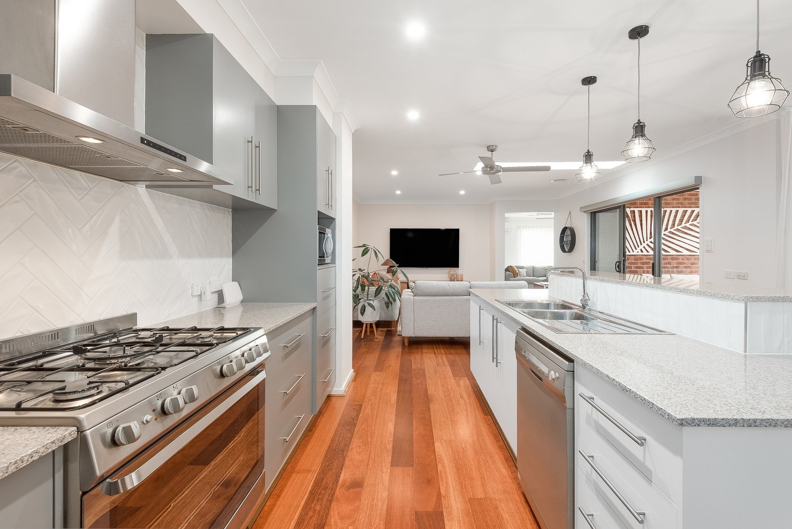 Gallery: 76 Haugh Street