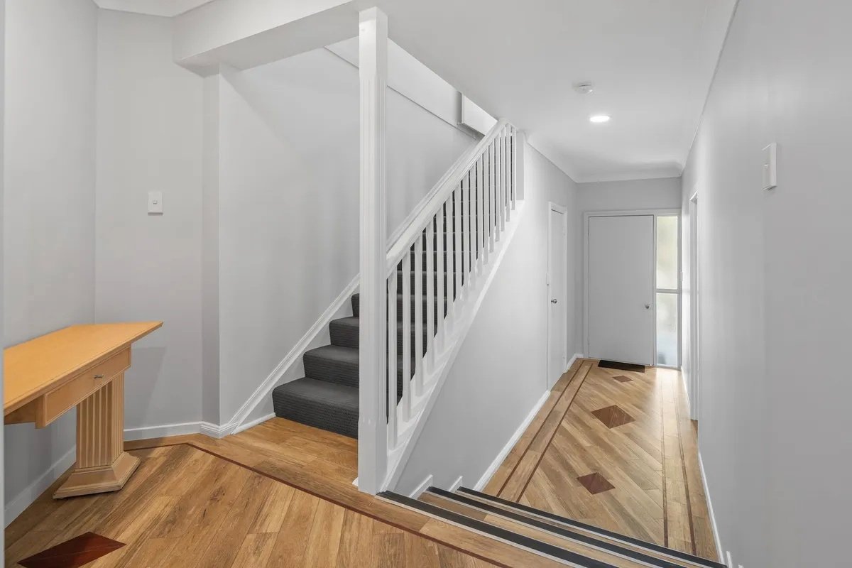 76 Hickey Way Carrara  CARRARA 7