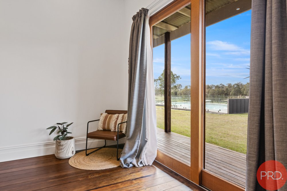 76 James Lane BISHOPS BRIDGE 15